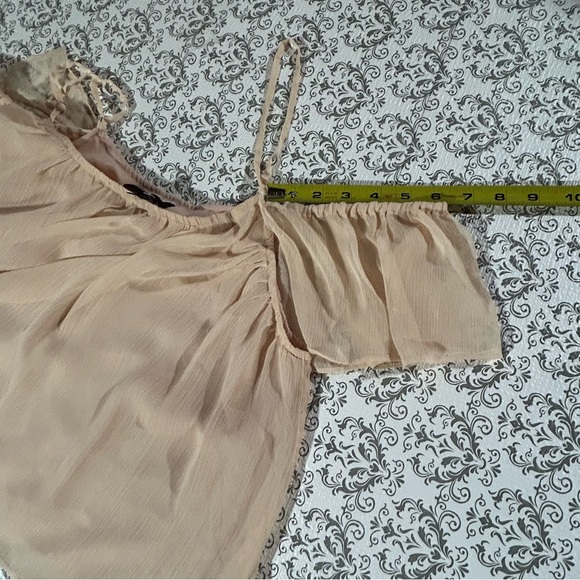 Lulu's Cream Off-Shoulder Women's Top - Picture 12 of 12